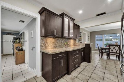 Casa en venta en Miami, Florida, 3 dormitorios, 304.35 m2 № 1078452 - foto 16