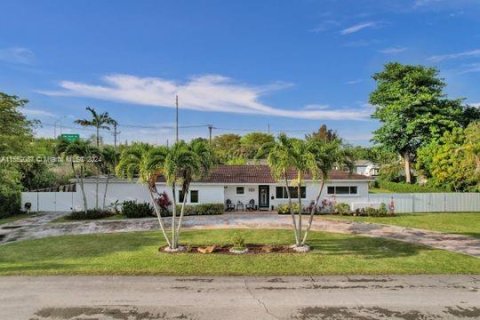 Casa en venta en Miami, Florida, 3 dormitorios, 304.35 m2 № 1078452 - foto 3