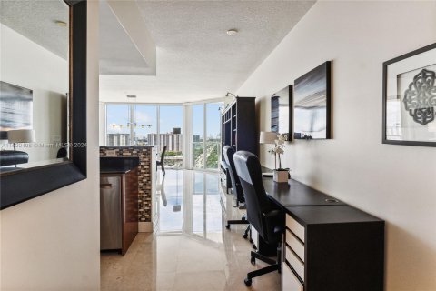 Condominio en venta en Sunny Isles Beach, Florida, 2 dormitorios, 132.2 m2 № 1223462 - foto 14