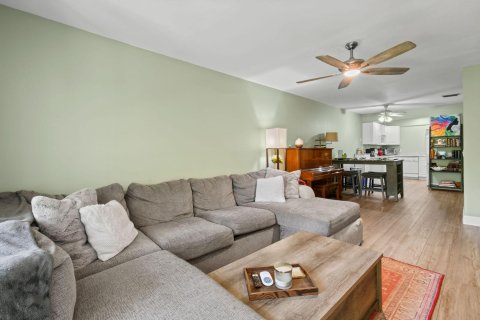 Condo in Stuart, Florida, 3 bedrooms  № 1221608 - photo 29