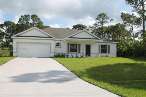 House in Port St. Lucie, Florida 3 bedrooms, 189.52 sq.m. № 1394930 - photo 1