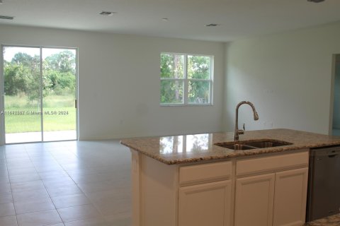 House in Port St. Lucie, Florida 3 bedrooms, 189.52 sq.m. № 1394930 - photo 7