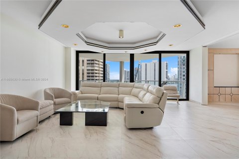 Condominio en venta en Aventura, Florida, 2 dormitorios, 219.25 m2 № 1358922 - foto 3