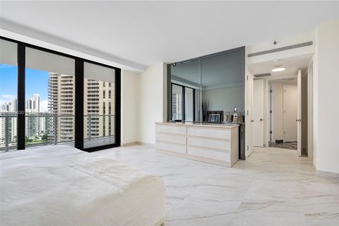 Condominio en venta en Aventura, Florida, 2 dormitorios, 219.25 m2 № 1358922 - foto 19