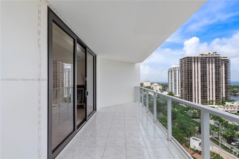 Copropriété à vendre à Aventura, Floride: 2 chambres, 219.25 m2 № 1358922 - photo 28