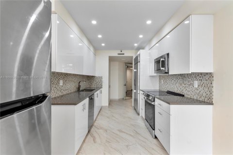 Condominio en venta en Aventura, Florida, 2 dormitorios, 219.25 m2 № 1358922 - foto 9