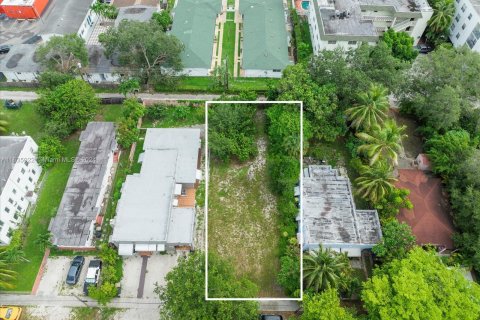 Commercial property in North Miami, Florida № 1305146 - photo 8