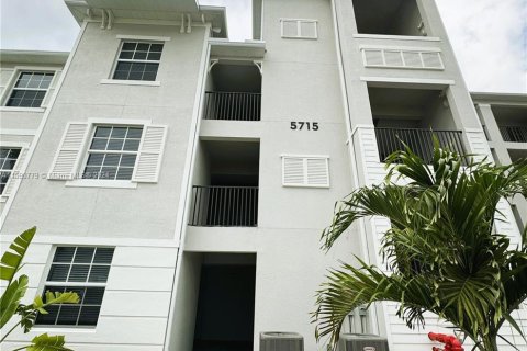 Apartamento en alquiler en Ave Maria, Florida, 2 dormitorios № 1183983 - foto 1