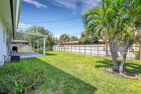 Villa ou maison à vendre à Pompano Beach, Floride: 2 chambres, 117.24 m2 № 1072703 - photo 15