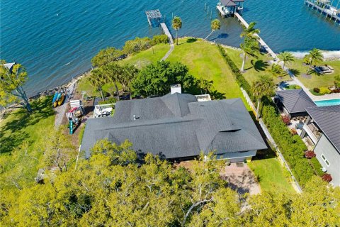 House in Merrit Island, Florida 4 bedrooms, 291.81 sq.m. № 1056052 - photo 14