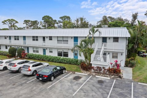 Condo in Stuart, Florida, 1 bedroom  № 1051035 - photo 4