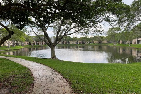 Condo in Deerfield Beach, Florida, 1 bedroom  № 1051081 - photo 22