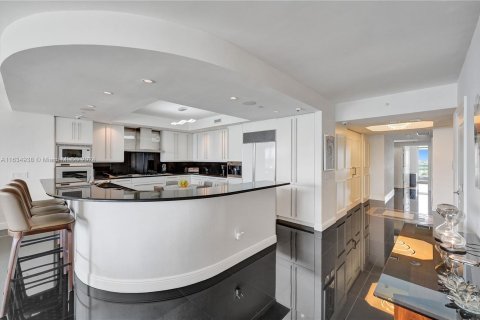 Condo in Aventura, Florida, 3 bedrooms  № 1309474 - photo 19