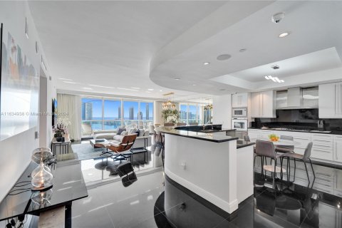 Condo in Aventura, Florida, 3 bedrooms  № 1309474 - photo 1