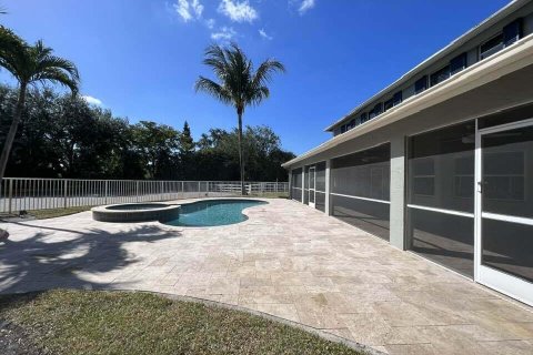House in Wellington, Florida 6 bedrooms, 338.54 sq.m. № 1055101 - photo 30