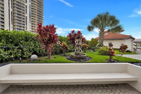 Condo in Aventura, Florida, 2 bedrooms in LANDMARK  № 1230095 - photo 21