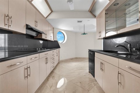 Купить кондоминиум в Авентура, Флорида 2 спальни, 229.47м2, № 1230095 - фото 7