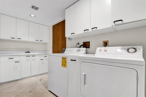 Купить кондоминиум в Авентура, Флорида 2 спальни, 229.47м2, № 1230095 - фото 19