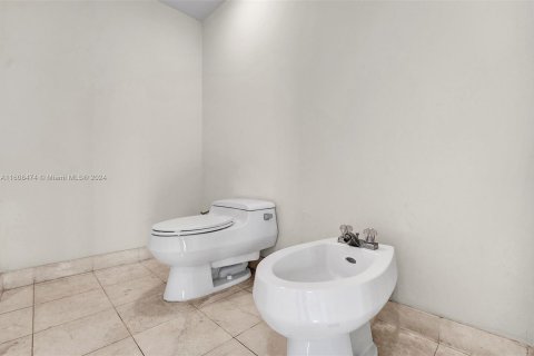 Купить кондоминиум в Авентура, Флорида 2 спальни, 229.47м2, № 1230095 - фото 15