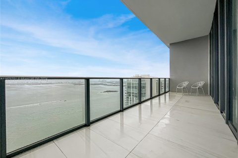 Condo in Miami, Florida, 4 bedrooms  № 1400027 - photo 29