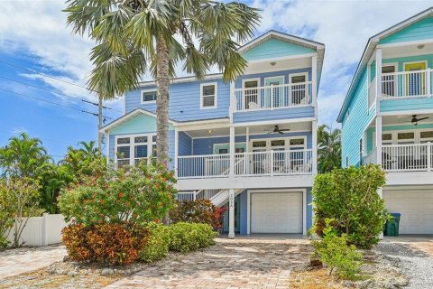 Villa ou maison à vendre à Holmes Beach, Floride: 4 chambres, 194.35 m2 № 1344535 - photo 1