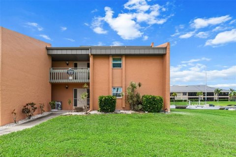 Copropriété à vendre à Punta Gorda, Floride: 2 chambres, 94.02 m2 № 1344569 - photo 3