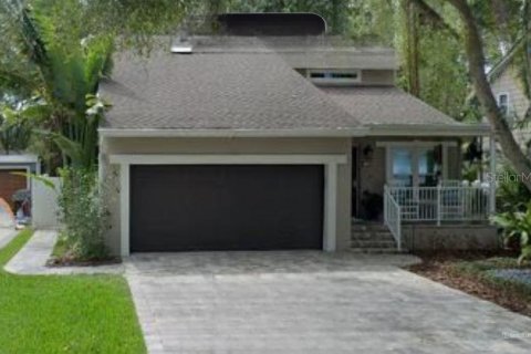 House in Tampa, Florida 3 bedrooms, 169.83 sq.m. № 1412817 - photo 1