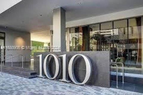 Condominio en venta en Miami, Florida, 2 dormitorios, 102.19 m2 № 1412026 - foto 13