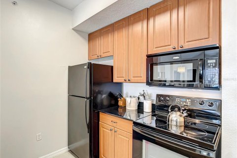 Condo in Orlando, Florida, 1 bedroom  № 1304476 - photo 14