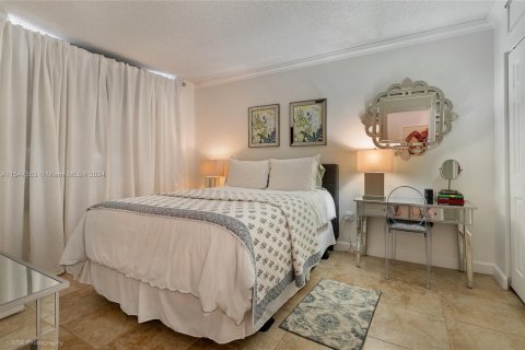 Купить кондоминиум в Бэл-Харбор, Флорида 2 спальни, 128.95м2, № 1057712 - фото 11