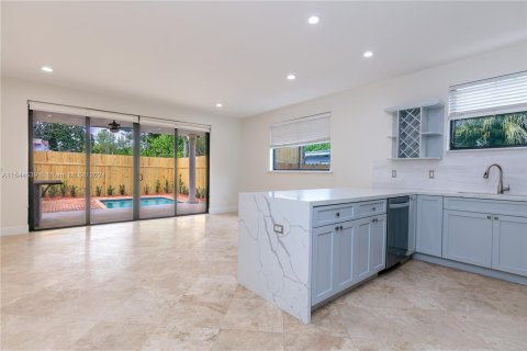 Adosado en venta en Miami, Florida, 3 dormitorios, 219.99 m2 № 1057758 - foto 22