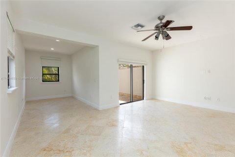 Townhouse in Miami, Florida 3 bedrooms, 219.99 sq.m. № 1057758 - photo 3