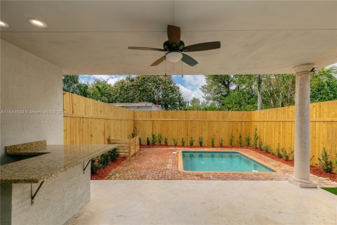 Townhouse in Miami, Florida 3 bedrooms, 219.99 sq.m. № 1057758 - photo 17