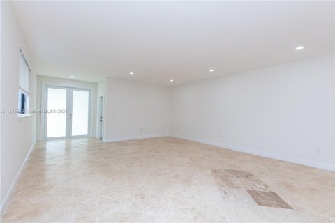 Townhouse in Miami, Florida 3 bedrooms, 219.99 sq.m. № 1057758 - photo 20