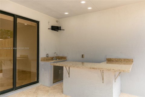 Townhouse in Miami, Florida 3 bedrooms, 219.99 sq.m. № 1057758 - photo 16