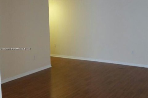 Condominio en venta en Miramar, Florida, 2 dormitorios, 99.59 m2 № 1225112 - foto 3