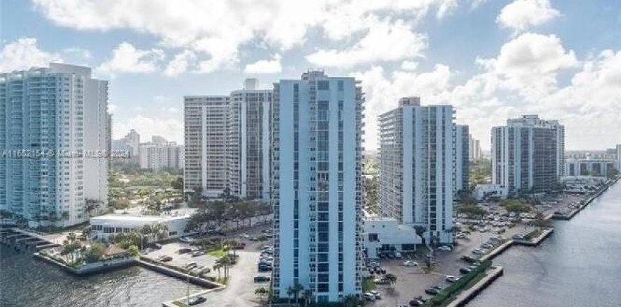 Condo in Aventura, Florida, 2 bedrooms  № 1345363