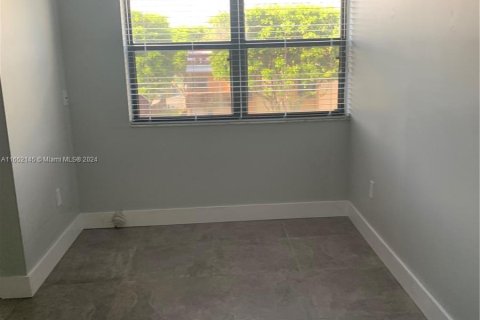 Townhouse in Miami, Florida 2 bedrooms, 141.21 sq.m. № 1345362 - photo 13