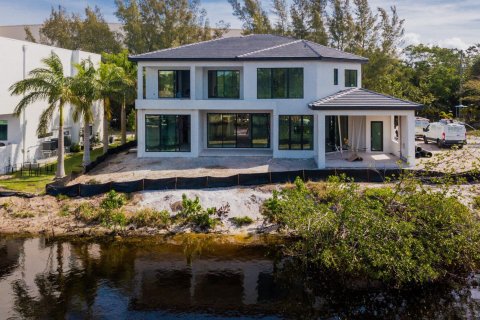 Villa ou maison à vendre à Deerfield Beach, Floride: 5 chambres, 431.35 m2 № 1061183 - photo 4