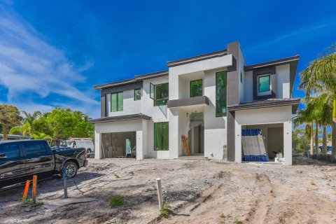 Casa en venta en Deerfield Beach, Florida, 5 dormitorios, 431.35 m2 № 1061183 - foto 1