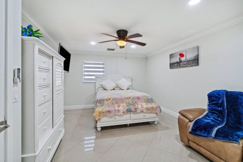 House in West Palm Beach, Florida 3 bedrooms, 135.92 sq.m. № 1073866 - photo 14