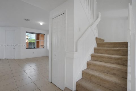 Townhouse in Homestead, Florida 4 bedrooms, 160.54 sq.m. № 1397045 - photo 13