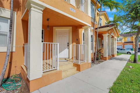 Townhouse in Homestead, Florida 4 bedrooms, 160.54 sq.m. № 1397045 - photo 24