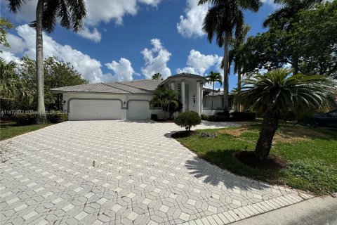 House in Coral Springs, Florida 5 bedrooms, 315.87 sq.m. № 1397047 - photo 2