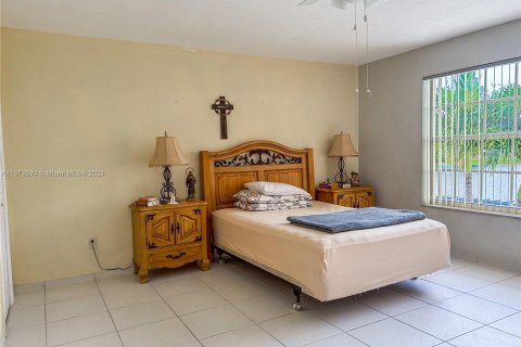 Touwnhouse à vendre à Hialeah, Floride: 2 chambres, 122.07 m2 № 1397046 - photo 9