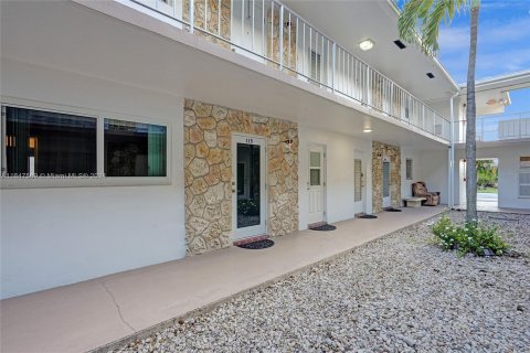 Copropriété à vendre à Pompano Beach, Floride: 2 chambres, 65.5 m2 № 1381569 - photo 1