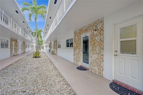 Copropriété à vendre à Pompano Beach, Floride: 2 chambres, 65.5 m2 № 1381569 - photo 2