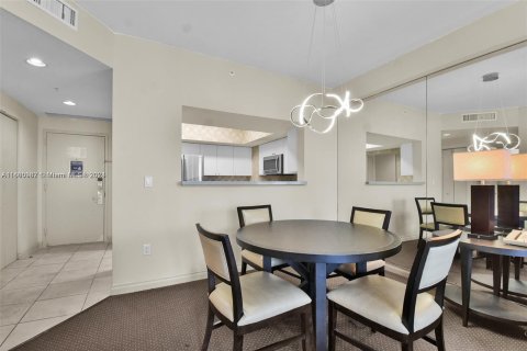 Condo in Sunny Isles Beach, Florida, 1 bedroom  № 1381570 - photo 12