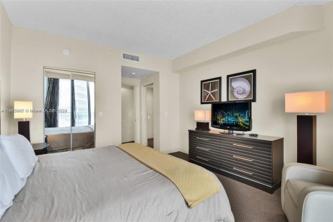 Condo in Sunny Isles Beach, Florida, 1 bedroom  № 1381570 - photo 30