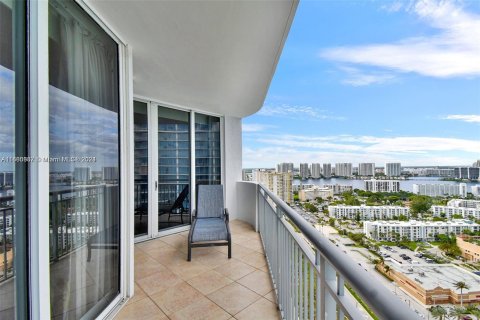 Condo in Sunny Isles Beach, Florida, 1 bedroom  № 1381570 - photo 16